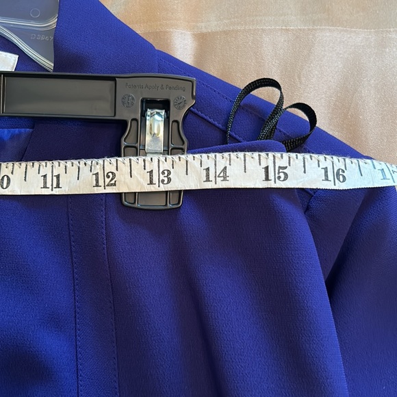 Suit - Picture 10 of 12